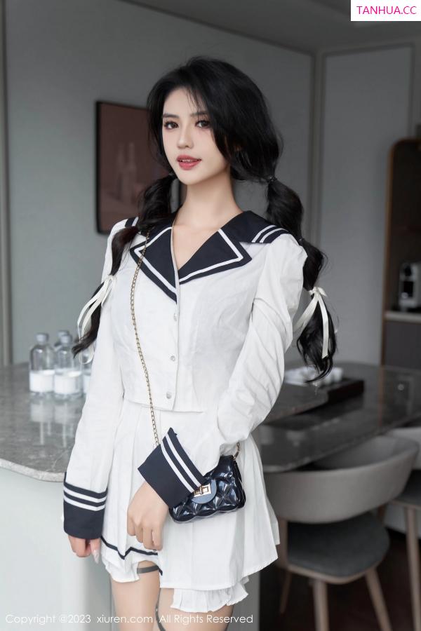 李浅浅  [XiuRen]高清写真图 2023.10.18 No.7526 浅浅Danny 丝袜美腿第10张图片